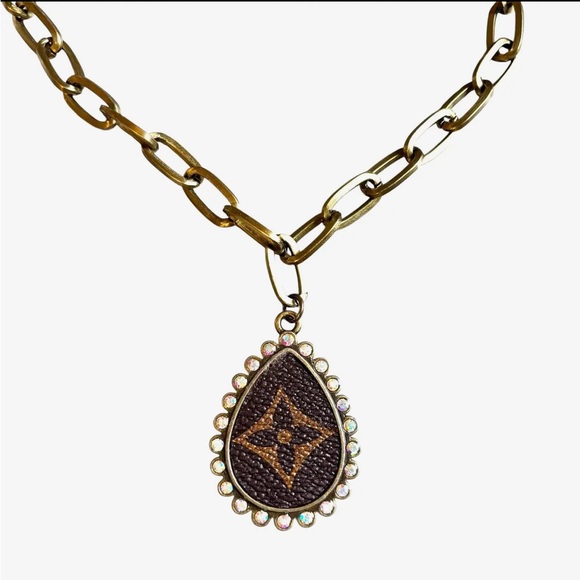 Teardrop Rhinestone Necklace - Picture 4 of 5